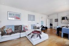 3 bedroom flat to rent - Photo 1