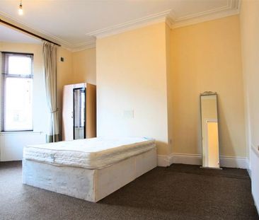 2 bedroom ground floor flat to rent - Photo 6