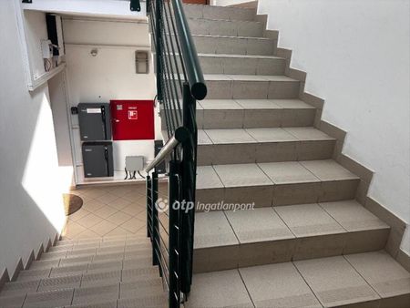 Kiadó újszerű állapotú lakás - Dunaújváros - Photo 2