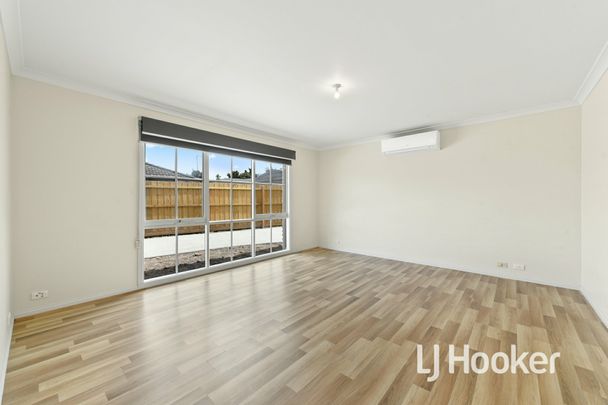 Hop, skip & jump to town - Photo 1