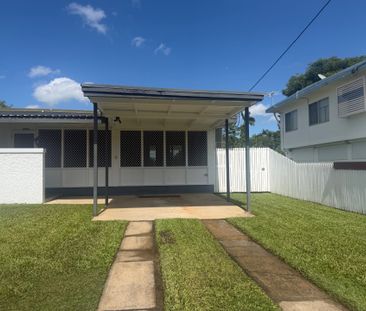 MODERN, NEAT UNIT LOCATED IN WULGURU + LARGE BACKAYARD! - Photo 6