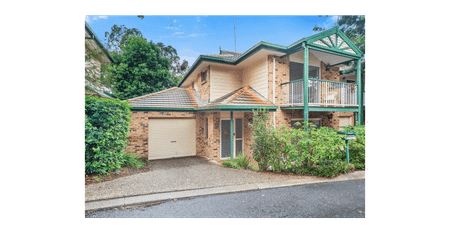 Spacious 3 Bedroom Townhouse - Photo 2