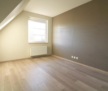 Lichtrijk appartement met 2 slpks en 2 terrassen voor 875 EUR/mnd - Foto 2