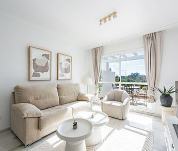 2 Bedroom Apartment For Rent in Nueva Andalucía, Málaga - Photo 5