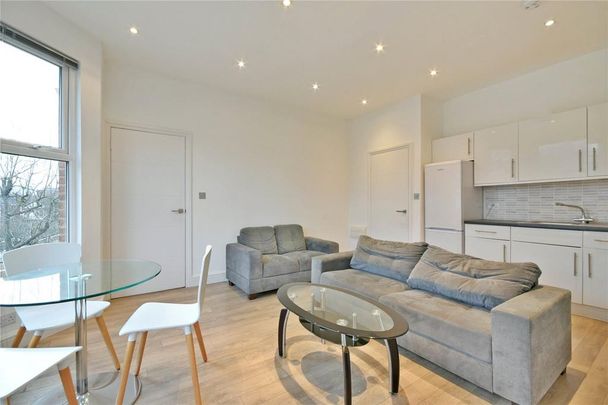 3 bedroom flat to rent - Photo 1