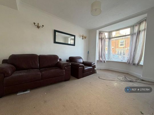 3 bedroom terraced house to rent - Photo 1