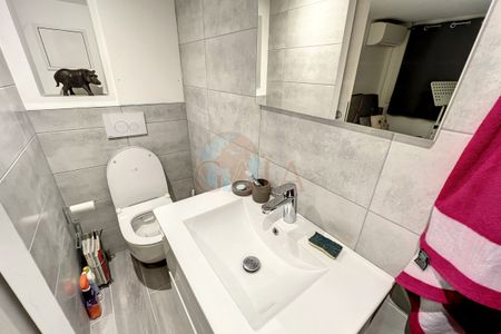 CANNES PALM BEACH BEAU STUDIO A LOUER EN MEUBLE EXCELLENT ET - Photo 4