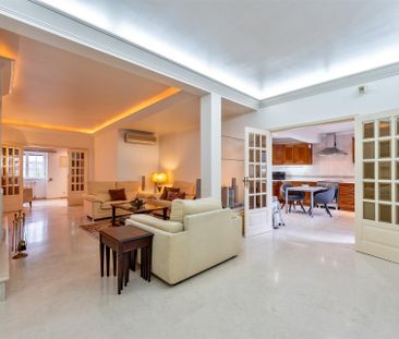 Lisboa, Encarnação, - Photo 1