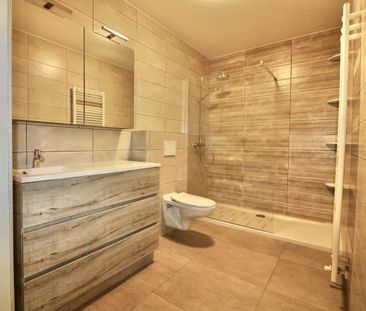 Instapklaar appartement met 2 slpk en groot terras voor 850 EUR/mnd - Photo 3