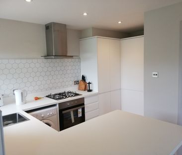 2 Bed Flat, St. Oswalds Court, BS6 - Photo 2