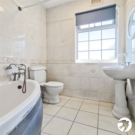 3 bedroom semi-detached house to rent - Photo 4