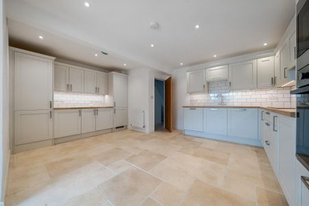 4 bedroom terraced house to rent - Photo 3