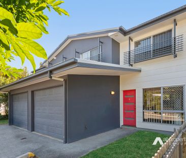 Cute and Cosy, Close to EVERYTHING! - Photo 2