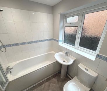 3 bedroom detached bungalow to rent - Photo 1