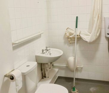 Flat to rent on - Photo 4