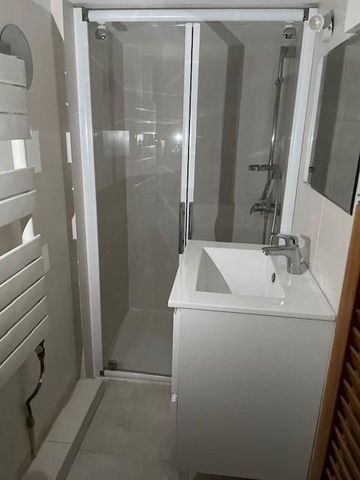 Location Appartement 4 pièces 104m² LYON 6ème - Photo 5