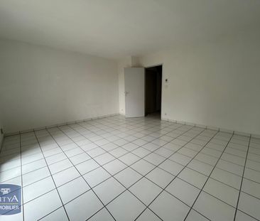Location Appartement 3 pièces 64m² SABLE SUR SARTHE 72300 - Photo 6
