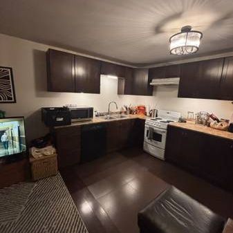 Furnished Two Bedroom West End Apartment - Photo 1