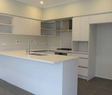 Westgate, 3 bedroom, $750 - Photo 4