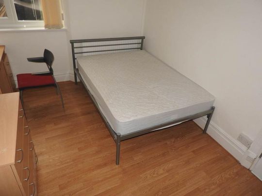 6 bedroom house to rent - Photo 1