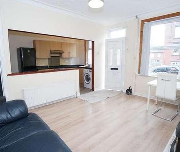 Woodside Avenue, Kirkstall, LS4 - Photo 4