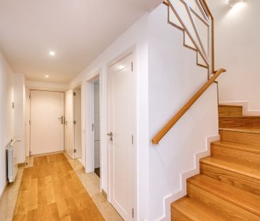 3-Bedroom Duplex with Terrace & River View - Photo 2