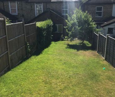 2 bedroom end of terrace house to rent - Photo 6