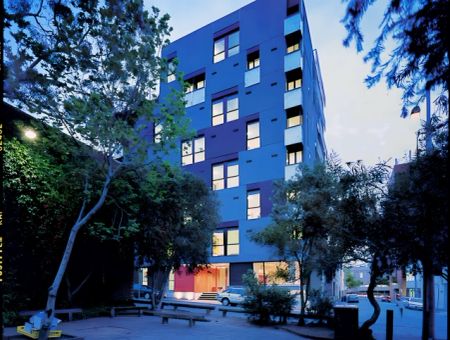 Studio view - Photo 4