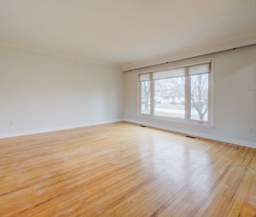 For Lease - 542 Trudale Court, Oakville, Ontario - Photo 3