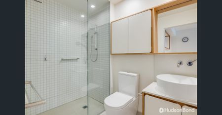 Fully Furnished, pool and gym facilities and unbeatable location - Photo 3