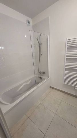 Location Appartement 3 pièces 41m² ANNECY 74000 - Photo 2