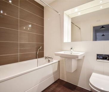 Superbly presented 2 bedroom fifth floor apartment for rent in Camb... - Photo 6