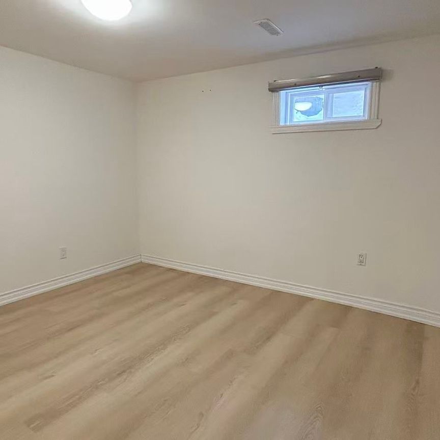 For Lease - 116 Briarscross Boulevard Unit# Lower, Toronto, Ontario - Photo 1