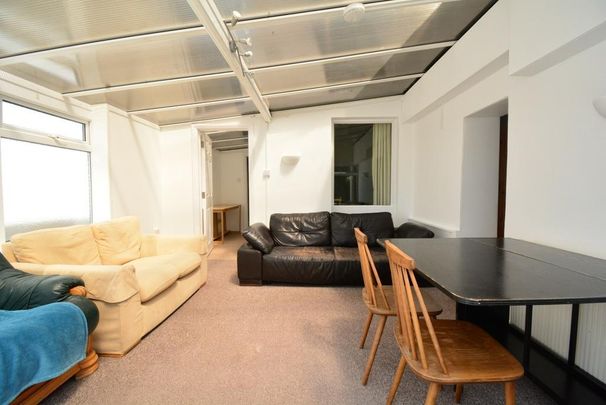 5 bedroom semi-detached house to rent - Photo 1