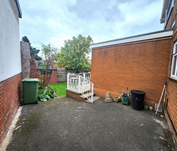 3 bedroom detached house to rent - Photo 3
