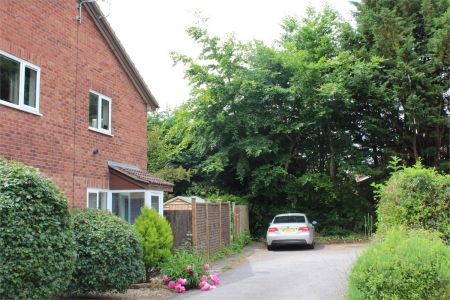 Orchid Close, Taunton - Photo 4