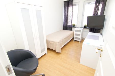 B3 3 rum totalt 37 m2 med pentry, dusch och wc. - Foto 3