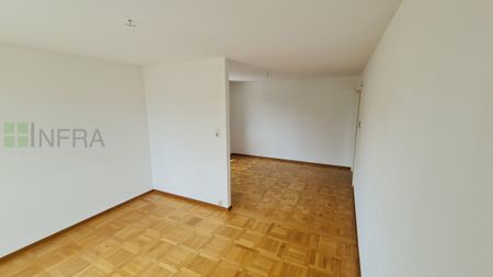 Close to the station, beautiful 2.5 pces with balcony - Photo 3