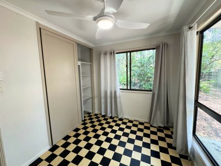 Coastal Comfort and Tranquillity at Moore Park Beach - Photo 3