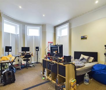 4 bedroom apartment to rent - Photo 3