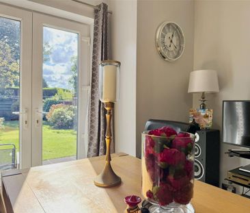 3 bedroom semi-detached house to rent - Photo 2