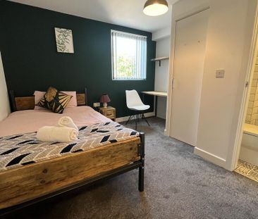 5 bedroom semi-detached house to rent - Photo 3