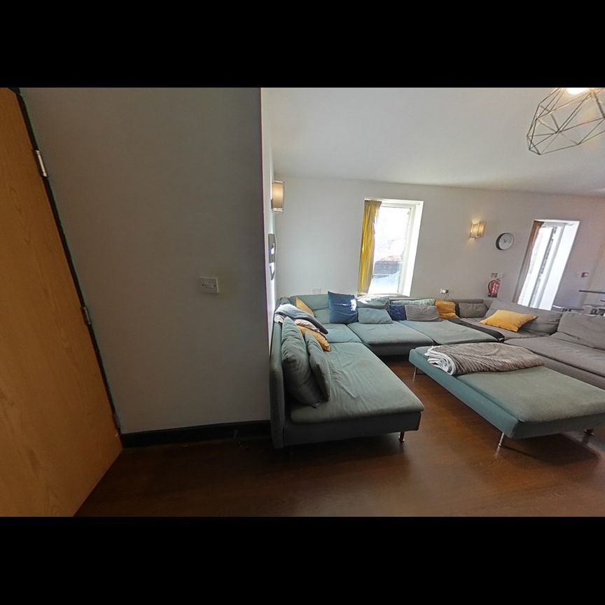 10 Bed Terraced House, Great Western Street, M14 - Photo 1