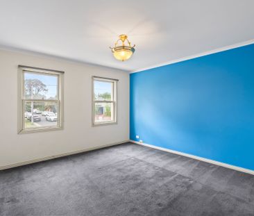 Large 2-Storey Murrumbeena Townhouse! - Photo 3