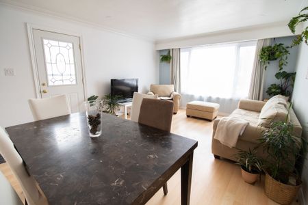 5 Alexandra Blvd, St. Catharines - 3 Bedroom Main Unit - Photo 2