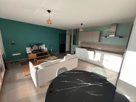 Location Appartement 3 pièces Meublé 62m² LYON 7ème - Photo 3