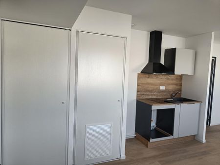 Location Appartement 1 pièce 26m² MONT DE MARSAN 40000 - Photo 2