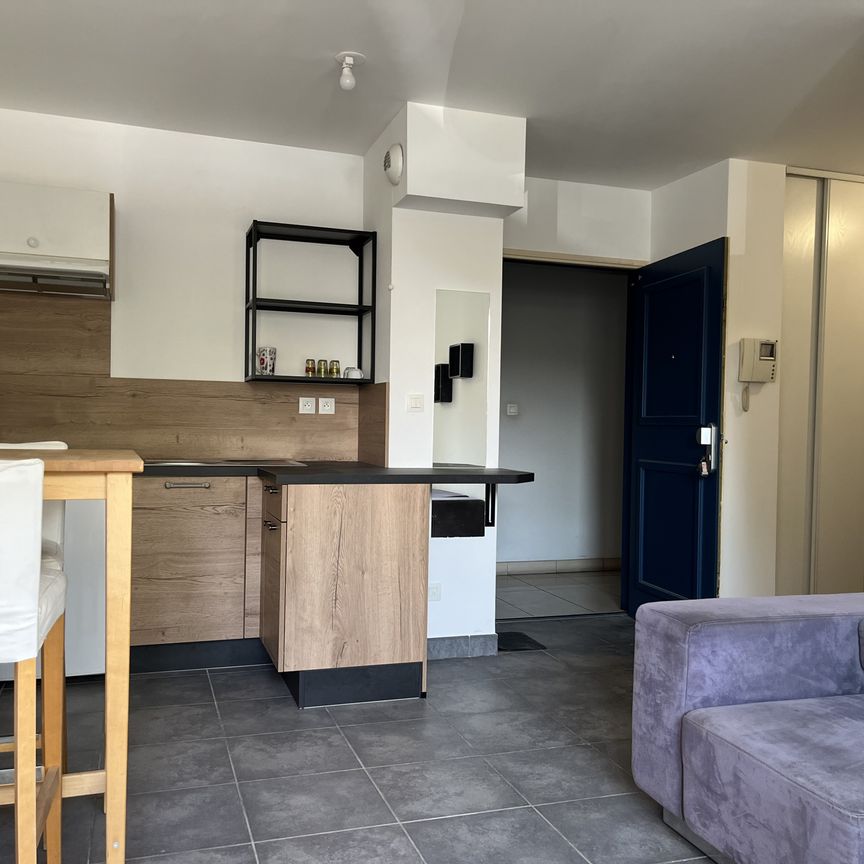 Location Appartement 2 pièces 34m² MARSEILLE 10ème - Photo 1