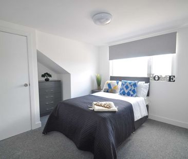 Professional Houseshare GL1 Room 4 - Photo 3