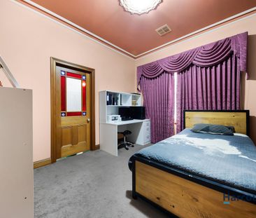 Family Home in Derrimut Heath Estate. - Photo 3